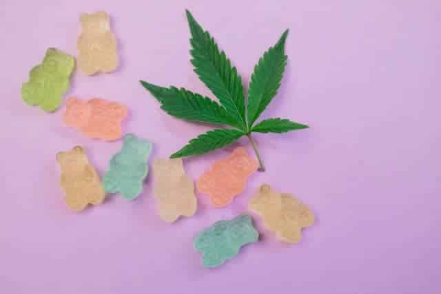 cannabis-gummies cannabis gummies with leaf of marijuana